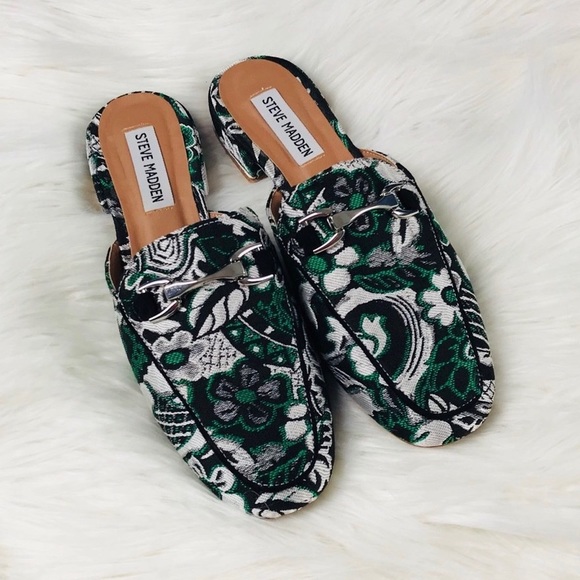 Steve Madden Shoes - Steve Madden floral mule slides Steve Madden Shoes - Steve Madden floral mule slides